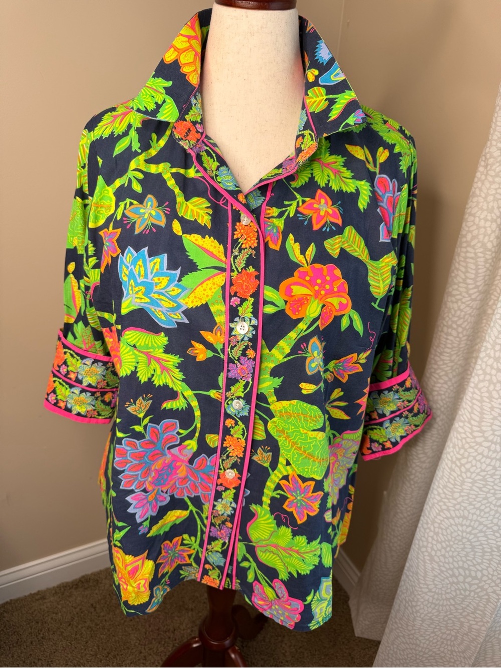 Gretchen Scott "Jungle Symphony" Navy Boyfriend Shirt — Size Goddess (16/18)
